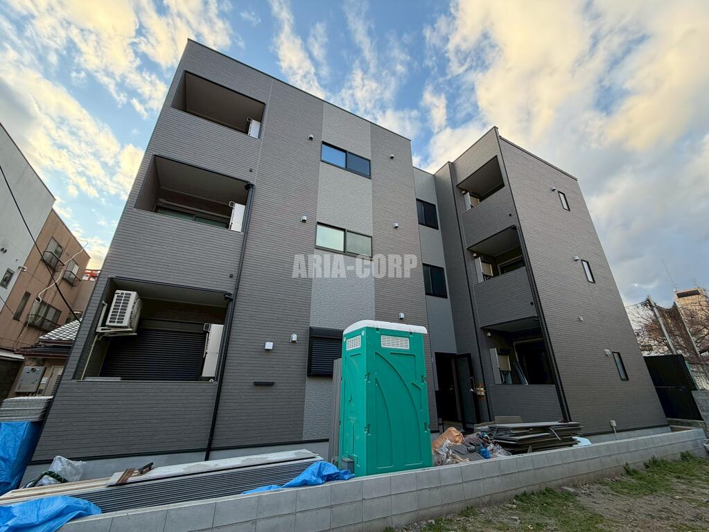 建物外観　2025年完成、大手ハウスメーカー施工のデザイナーズアパート