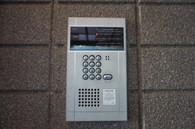 セキュリティ　不審者やセールスなどの侵入を防ぐことができるオートロック付！