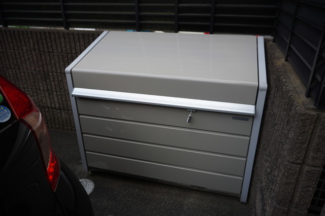 その他共有部分　ボックスタイプのごみ置き場で清潔ですね♪