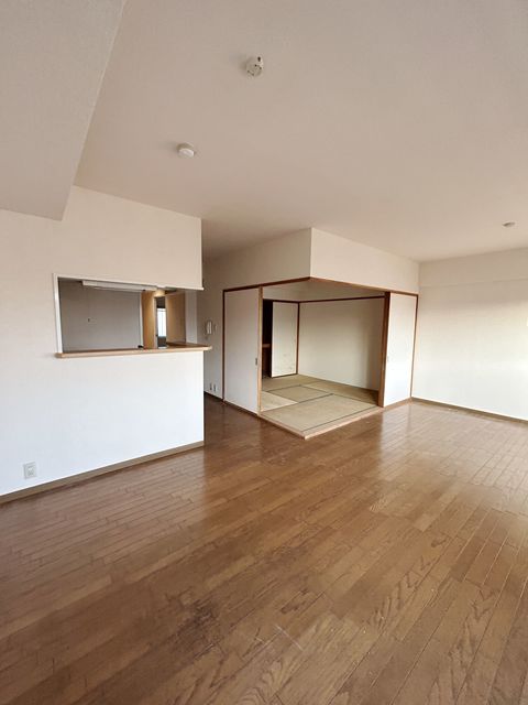 居室・リビング　同仕様反転タイプ