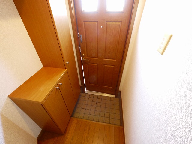 玄関　収納もある玄関です