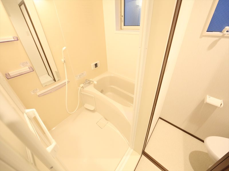 バス・シャワールーム　浴室暖房乾燥機付　追い焚き・オートバス機能付お風呂