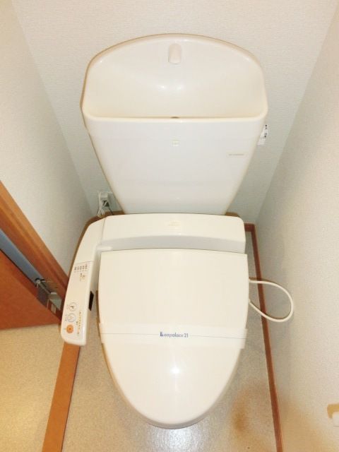 トイレ　洗浄機能付き。