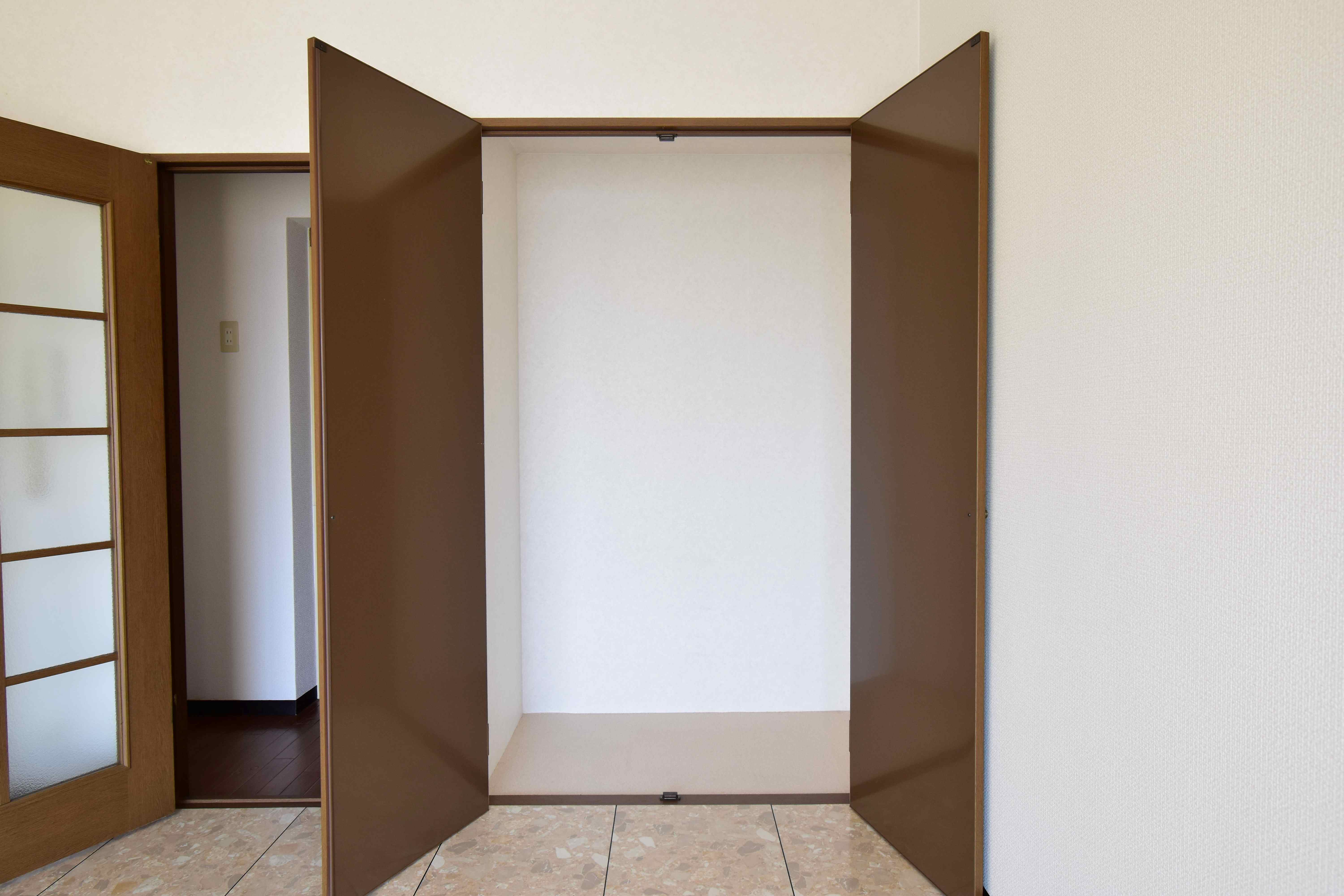 収納　クローゼット付きで収納も困りません！