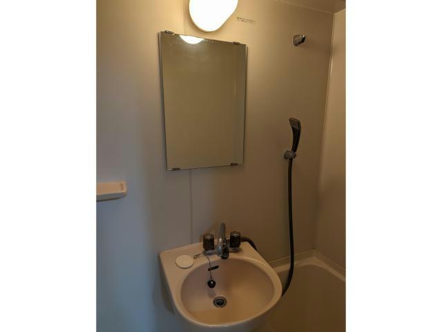 洗面設備　※写真は同じマンションの違う部屋のものになります。