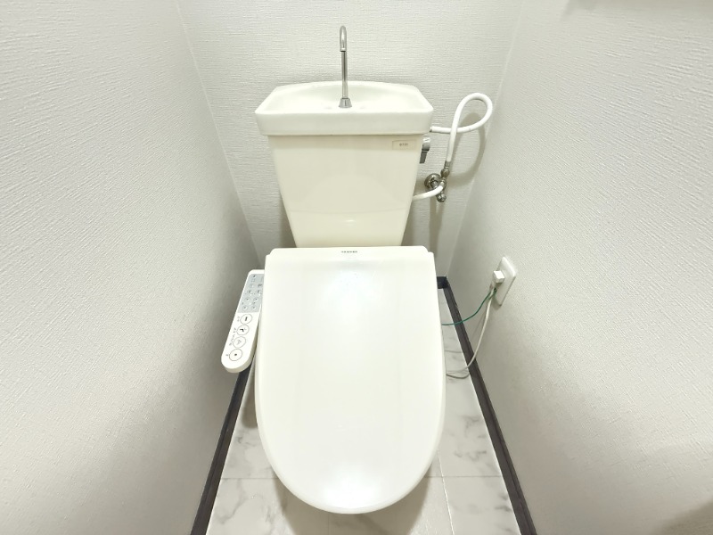 トイレ　別号室