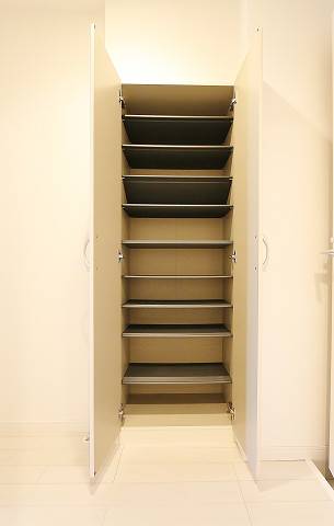 その他　高さ調整できるシューズボックスです