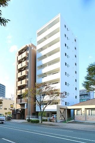建物外観　最寄り駅徒歩5分圏内の人気デザイナーズマンションです！