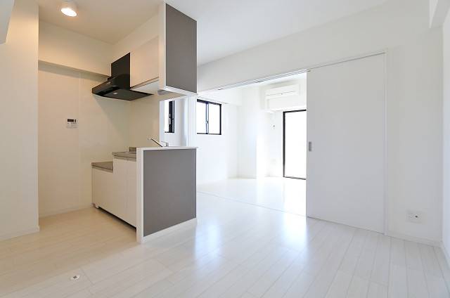 居室・リビング　家具の配置がしやすいリビングですね