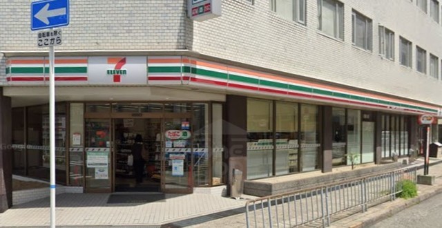 コンビニ　セブンイレブン　箕面船場東店（コンビニ）まで535m