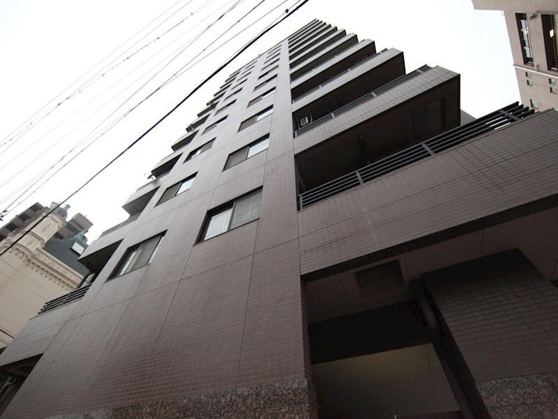 建物外観　地上１２階建て　ワンフロア２部屋全室角部屋　ファミリーマンシ