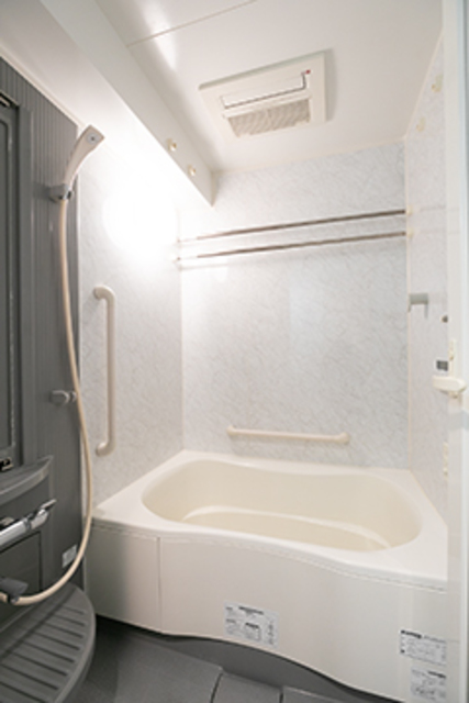 バス・シャワールーム　※写真は同タイプ住戸です。