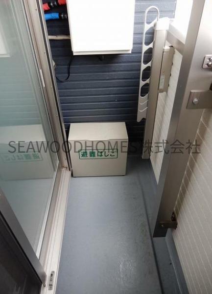 バルコニー　外の空気を吸ってリフレッシュ。自分だけの開放的な外空間