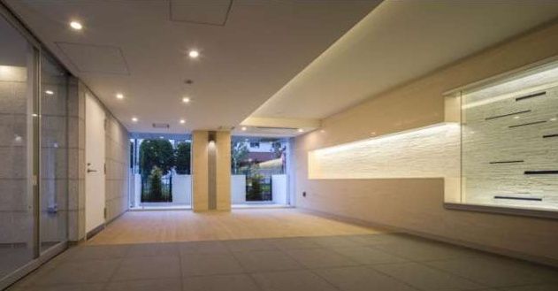 エントランス　毎日通るエントランスはこんな感じです♪