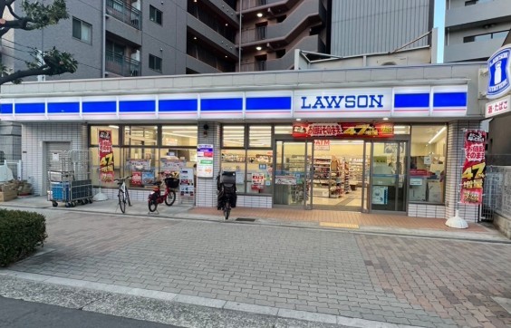 コンビニ　ローソン南堀江四丁目店（コンビニ）まで146m