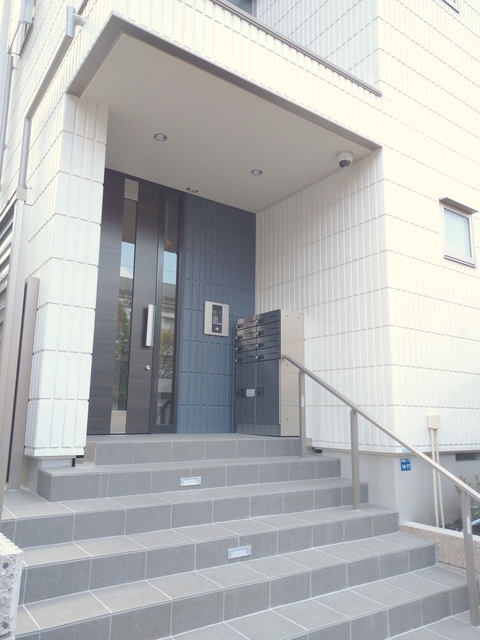 ロビー　★オートロック付きのエントランス★