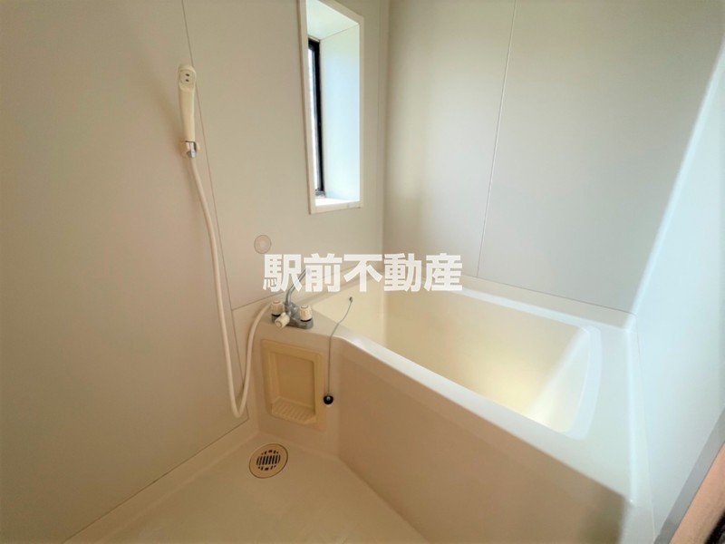 バス・シャワールーム　浴室うれしい窓つき★