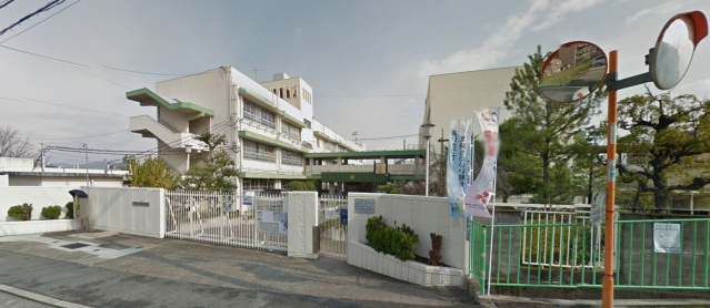 小学校　茨木市立郡小学校（小学校）まで401m