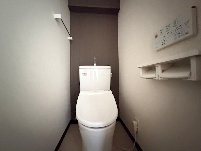 阪神本線 西宮駅 徒歩5分 5階建 築54年のトイレ写真