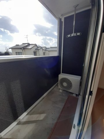 バルコニー　バルコニーからの眺めを楽しみながら食事をしませんか