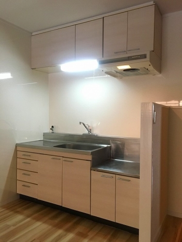 キッチン　別部屋の参考写真です。現況を優先します。