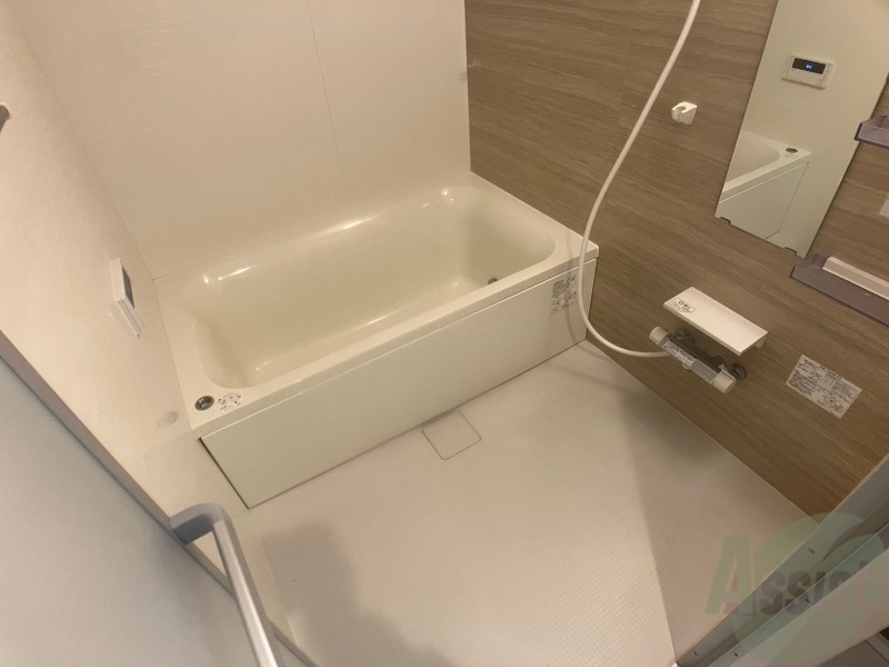 バス・シャワールーム　ユニットバスです。疲れを癒すのに欠かせませんね！