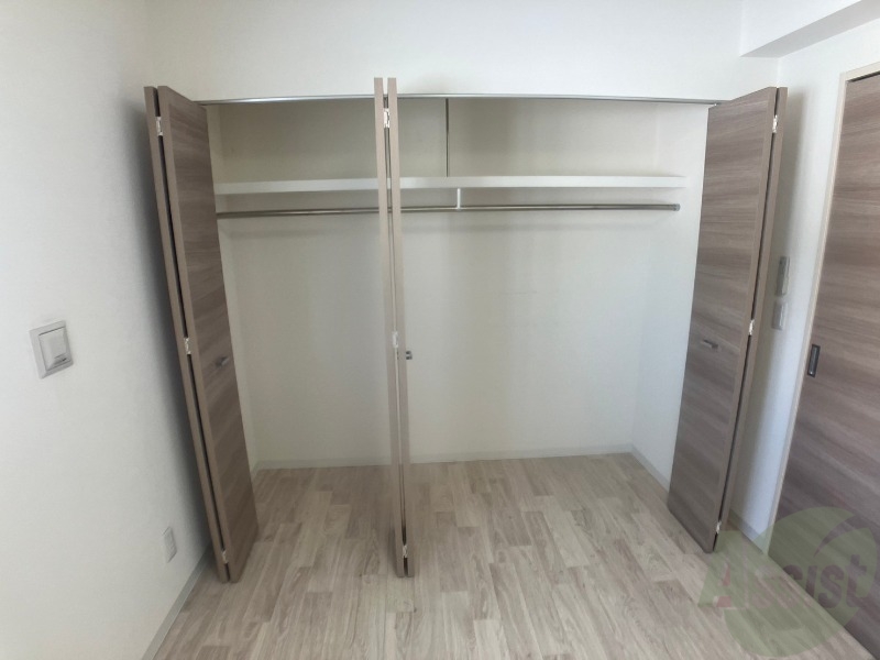 収納　寝室の収納です。部屋がすっきり片付きます。