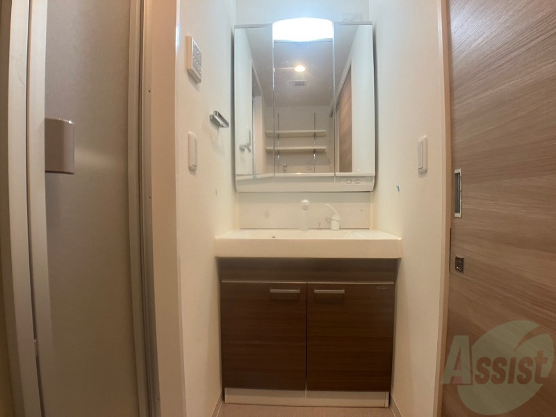 洗面設備　こちらに洗面台があります。朝の洗顔はこちらで。