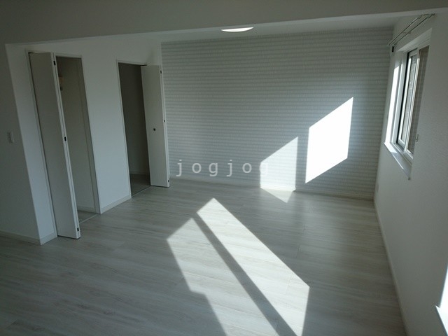 居室・リビング　違う号室の写真となります