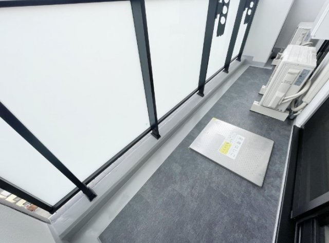 バルコニー　バルコニー