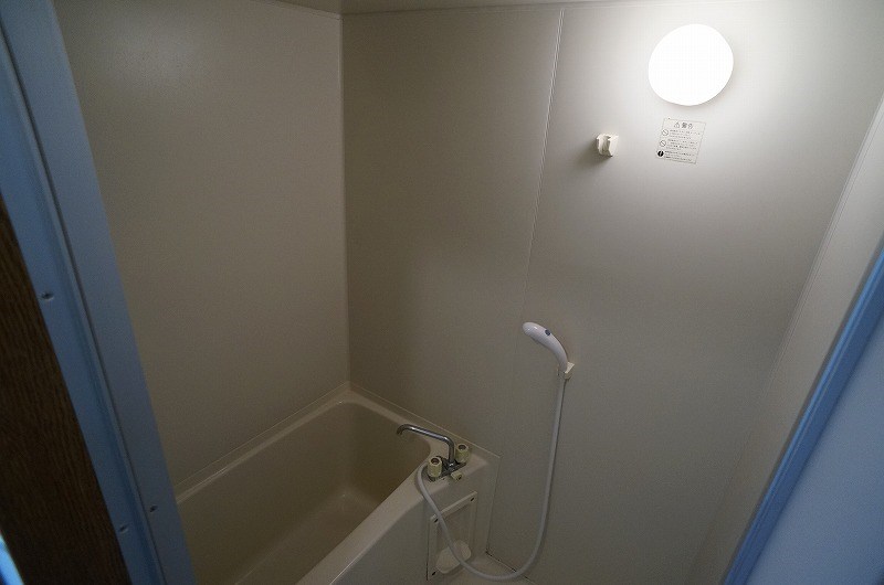 バス・シャワールーム　別部屋の内装写真です。