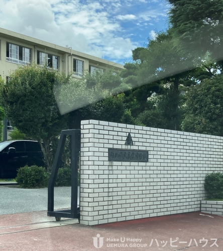 中学校　高宮中学校（中学校）まで988m