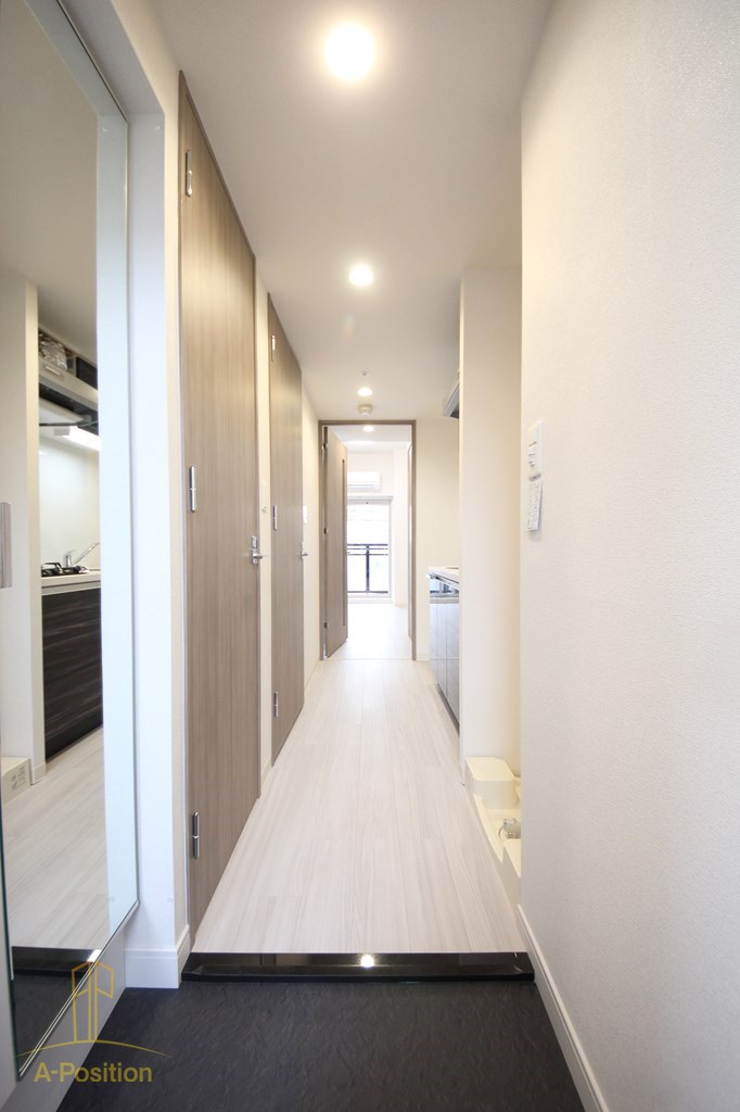 玄関　プレサンス天神橋筋六丁目ヴォワール