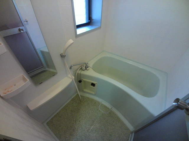 バス・シャワールーム　窓があるバスルーム