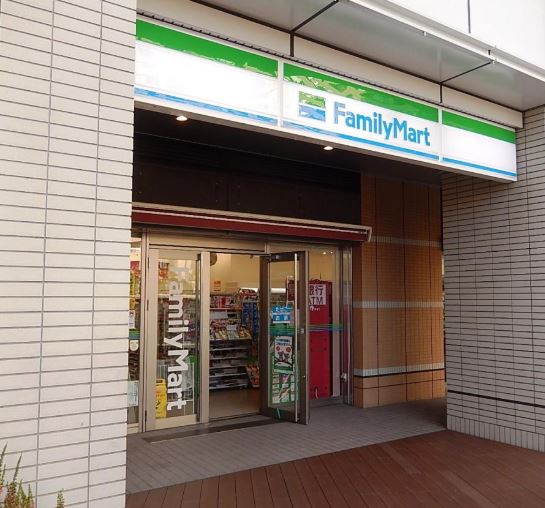 コンビニ　ファミリーマート飯田橋プラーノ店（コンビニ）まで33m