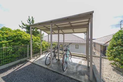 建物外観　駐輪場