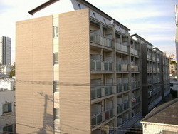 建物外観　タイル張りの外観は高級感があります♪