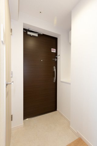 玄関　※写真は同タイプ住戸です。