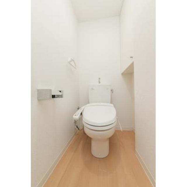 トイレ　※写真は同タイプ住戸です。