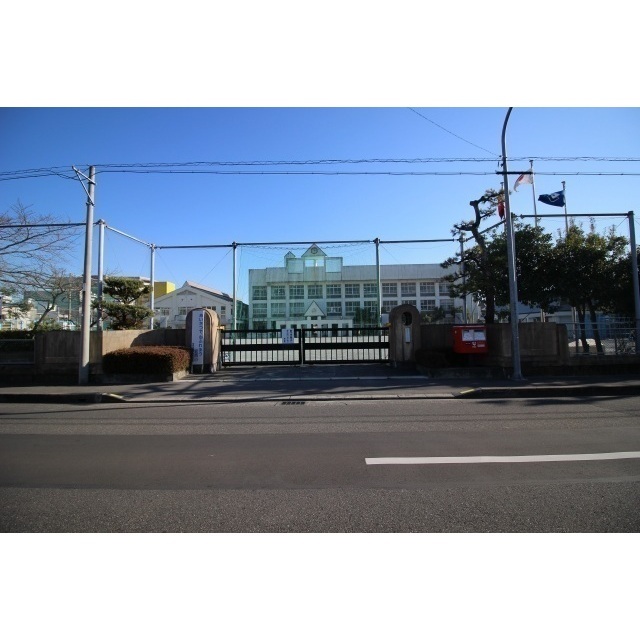 小学校　静岡市立安西小学校（小学校）まで600m