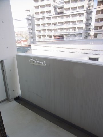 バルコニー　※別号室の参考写真(現況優先・仕様違いの場合あり)