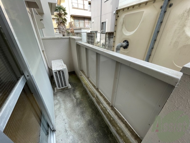 バルコニー　バルコニーがあるので洗濯物は外に干せそうですね～