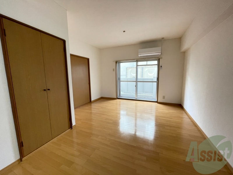 居室・リビング　１２帖のＬＤＫです。広々としてきれいですね。