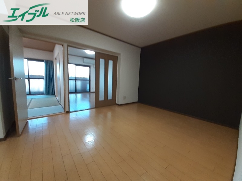 居室・リビング　同型参考写真