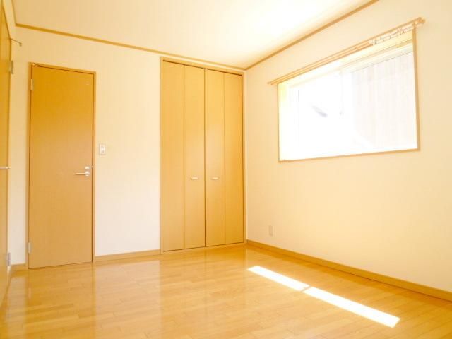 その他部屋・スペース　★２面採光で明るい室内★