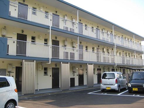 建物外観　インターネット無料マンション！コンビニ・スーパー近いです！