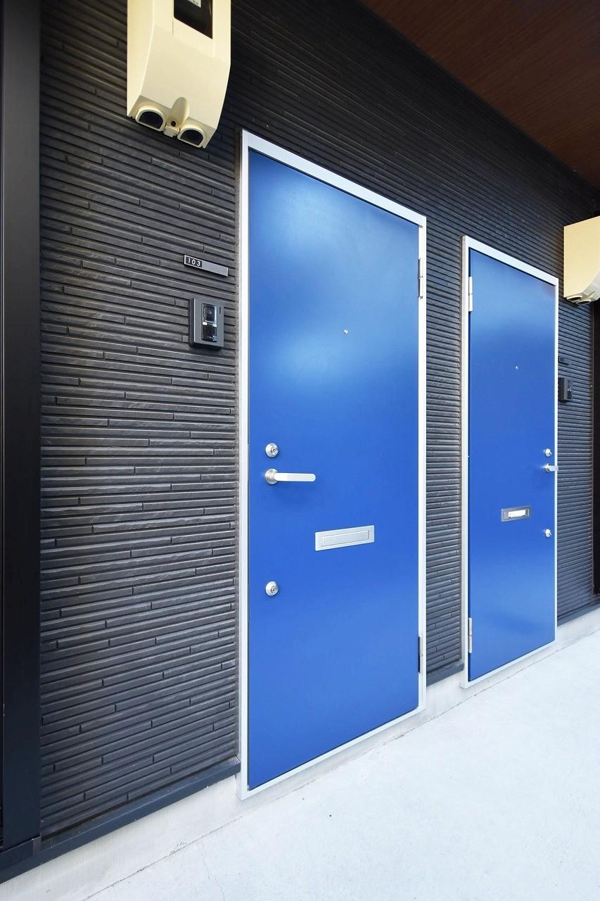 セキュリティ　雨戸シャッタ-、共用スペースに防犯カメラ、TVインターフォン