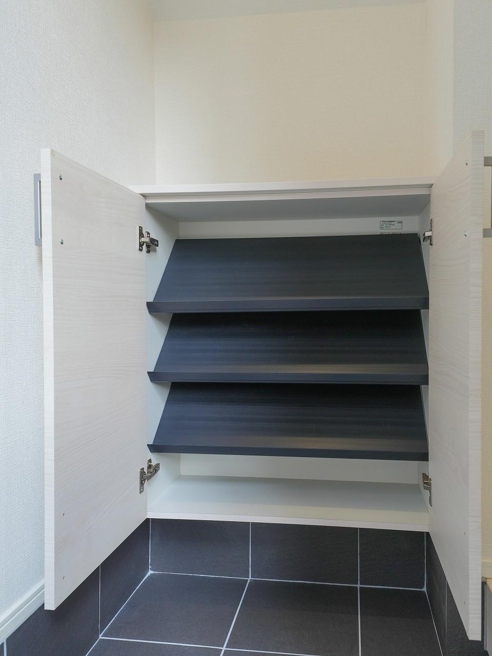 玄関　玄関にシューズクローゼット有り