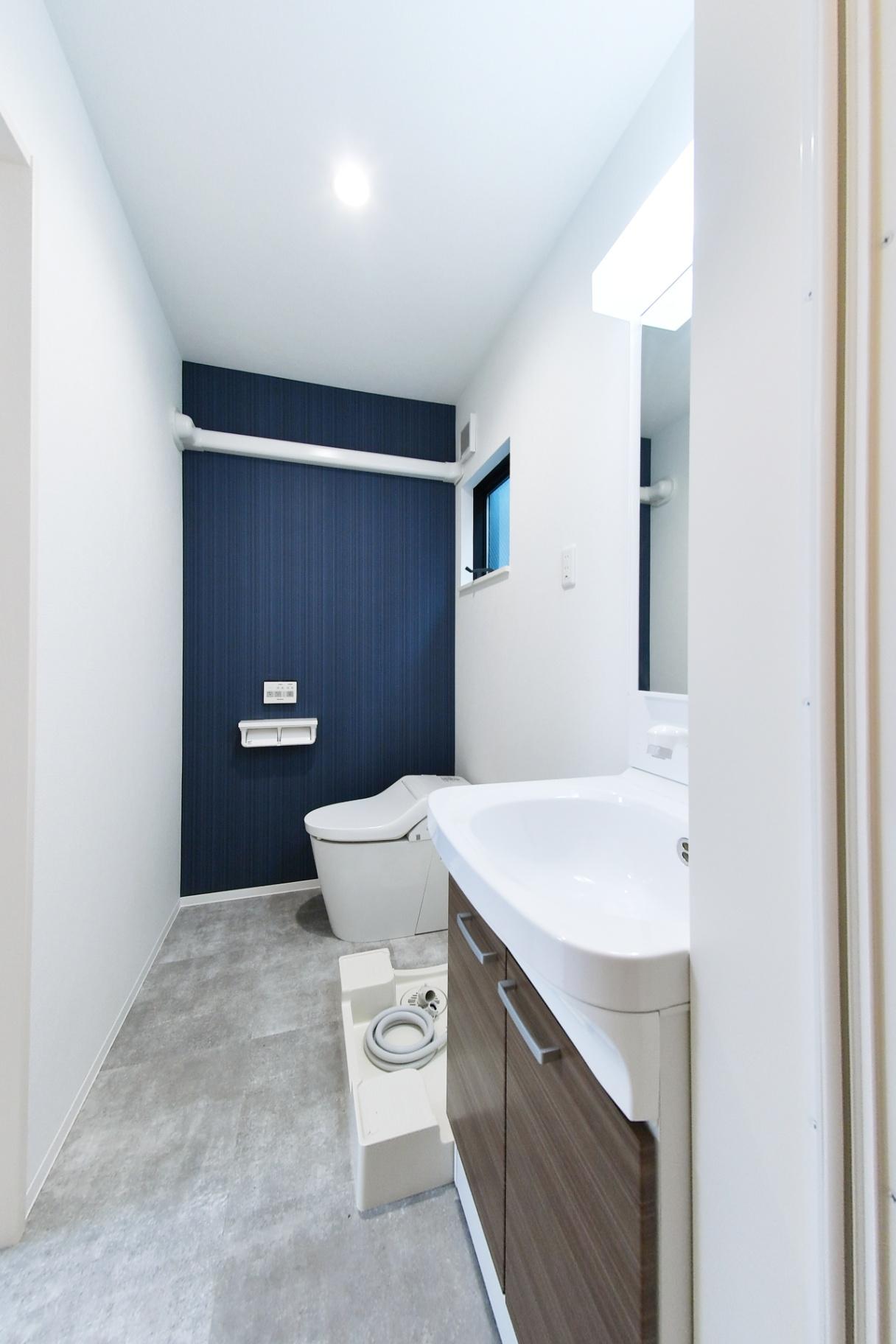 トイレ　ウォシュレット付き