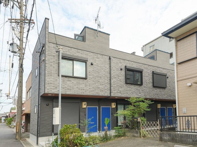 建物外観　デザイナーズ、メゾネットタイプ